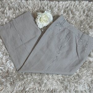 EUC Talbots Seersucker Blue & White Cropped Siln Blend Striped Trousers, 6